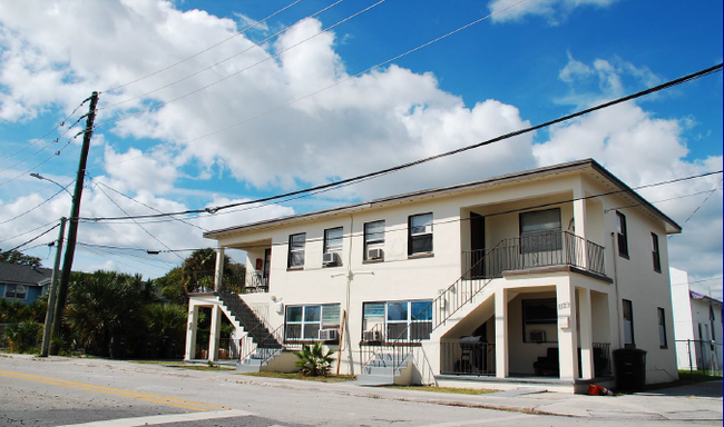 Rosemary Place in West Palm Beach, FL - Foto de edificio - Building Photo