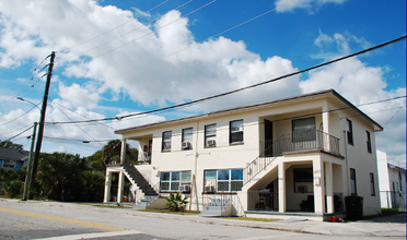 Rosemary Place in West Palm Beach, FL - Building Photo - Building Photo