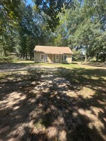 664 Black Walnut Rd in Gilmer, TX - Building Photo