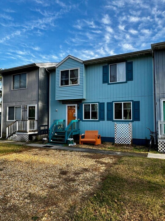 5210 Deep Hole Rd in Chincoteague, VA - Building Photo