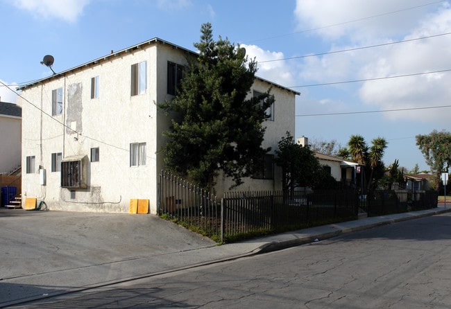 1000 S Inglewood Ave in Inglewood, CA - Foto de edificio - Building Photo