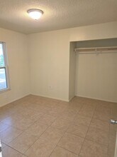 5615 7th St Ct E in Bradenton, FL - Building Photo - Building Photo