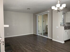 10911 Sabre Hill Dr in San Diego, CA - Building Photo - Building Photo