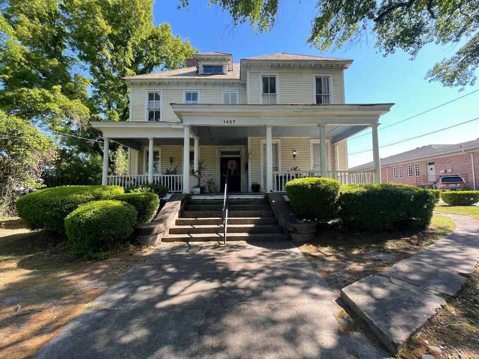 1457 Oglethorpe St in Macon, GA - Building Photo