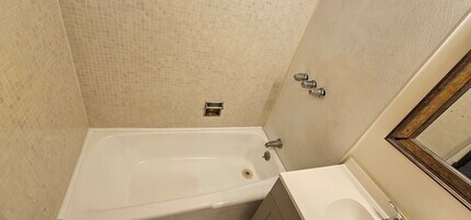 206 N Park View St, Unit 104 in Los Angeles, CA - Foto de edificio - Building Photo