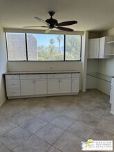 867 N Calle De Pinos in Palm Springs, CA - Foto de edificio - Building Photo