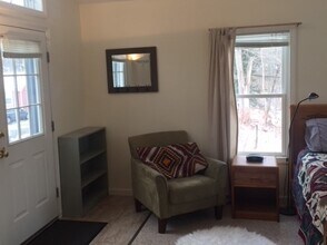 290 N Pleasant St in Amherst, MA - Building Photo - Building Photo