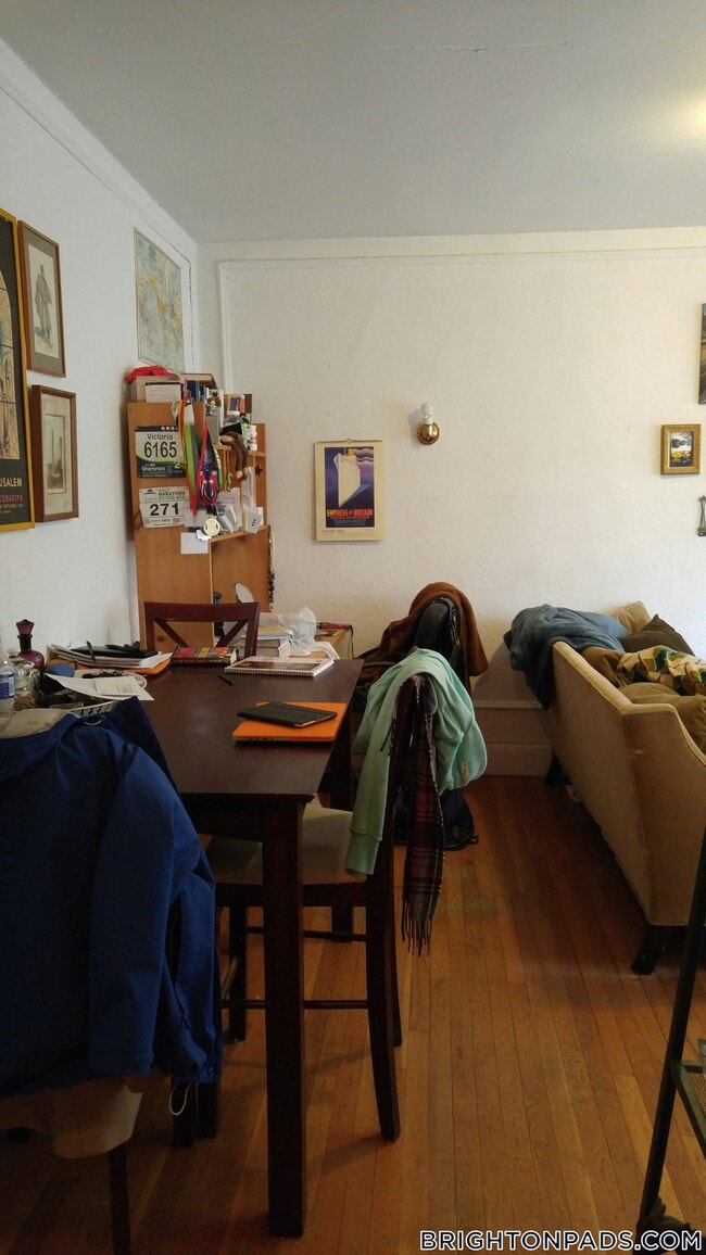 2003 Commonwealth Ave in Boston, MA - Building Photo - Building Photo