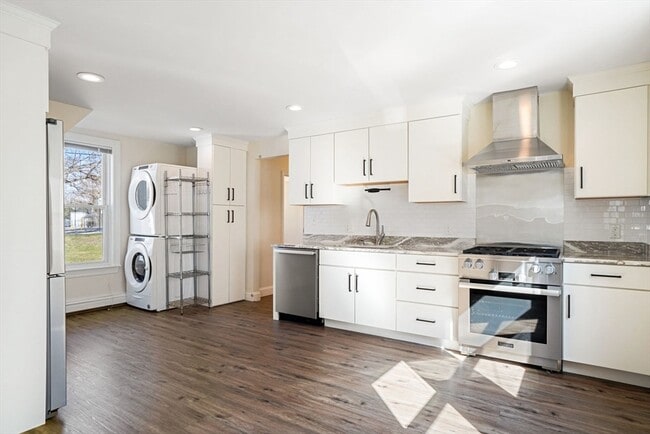 76 Austin St, Unit 1