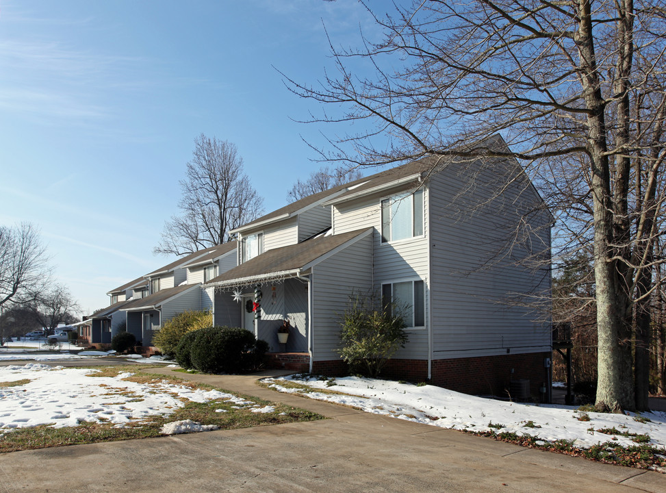 804-808 Lee St in Kernersville, NC - Building Photo