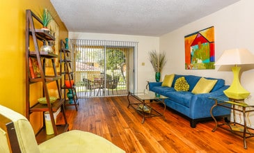 Villa Del Mar in Altamonte Springs, FL - Building Photo - Building Photo