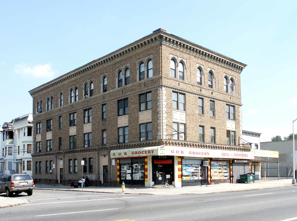 585 Central Ave in Newark, NJ - Foto de edificio