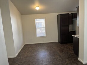 5303 E Twain Ave in Las Vegas, NV - Building Photo - Building Photo