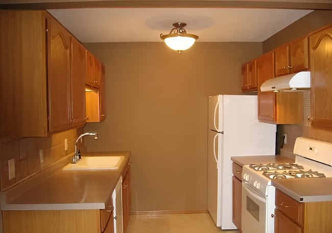 property at 1601 N Innsbruck Dr