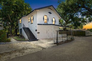2242 23rd Ave S in St. Petersburg, FL - Building Photo