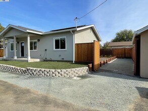 3500 Concord Blvd in Concord, CA - Building Photo - Building Photo