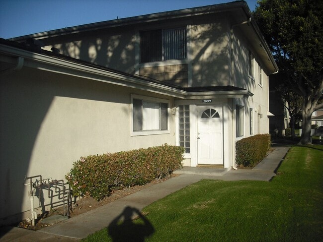 2600 Victoria Ave in Port Hueneme, CA - Building Photo - Building Photo