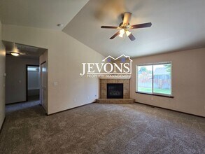 2015 S 57th Ave in Yakima, WA - Building Photo - Building Photo