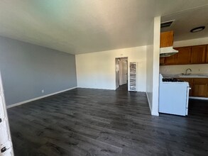 1133 E Alosta Ave in Azusa, CA - Building Photo - Building Photo