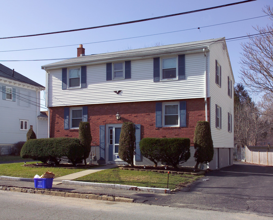 43½ Washburn St in Taunton, MA - Building Photo