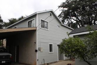 Woodbury Apartments in Altadena, CA - Building Photo - Building Photo