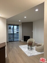 8162 Manitoba St in Los Angeles, CA - Building Photo - Building Photo