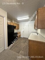 220 Delaware Ave in Nampa, ID - Building Photo