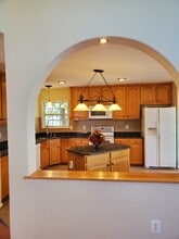 9255 Glen Meadow Ln in Linton Hall, VA - Building Photo - Building Photo
