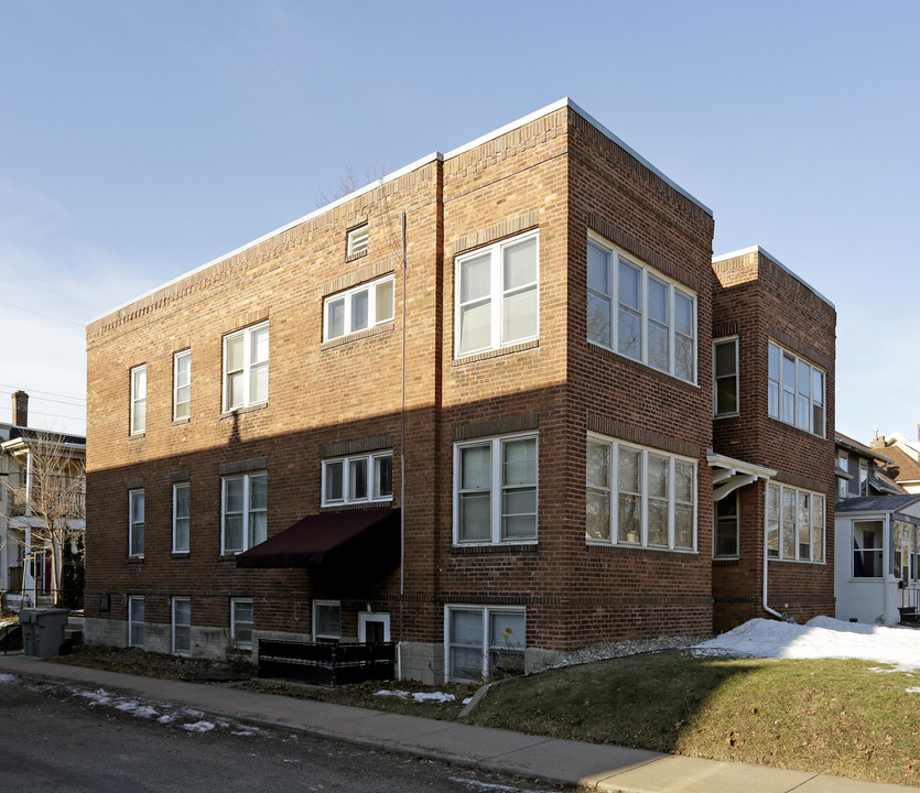 1702 Hague Ave in St. Paul, MN - Building Photo