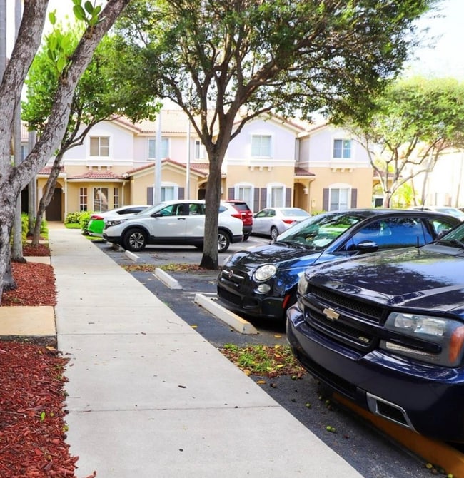 9020 W Flagler St in Miami, FL - Building Photo - Building Photo