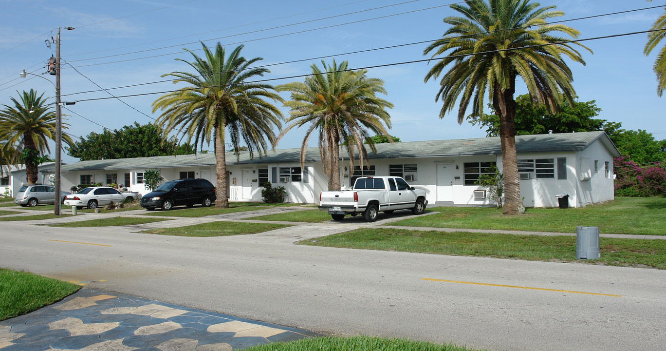 1615 NW 60th Ave in Fort Lauderdale, FL - Building Photo