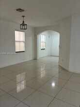 8848 NW 101st Pl in Doral, FL - Building Photo - Building Photo