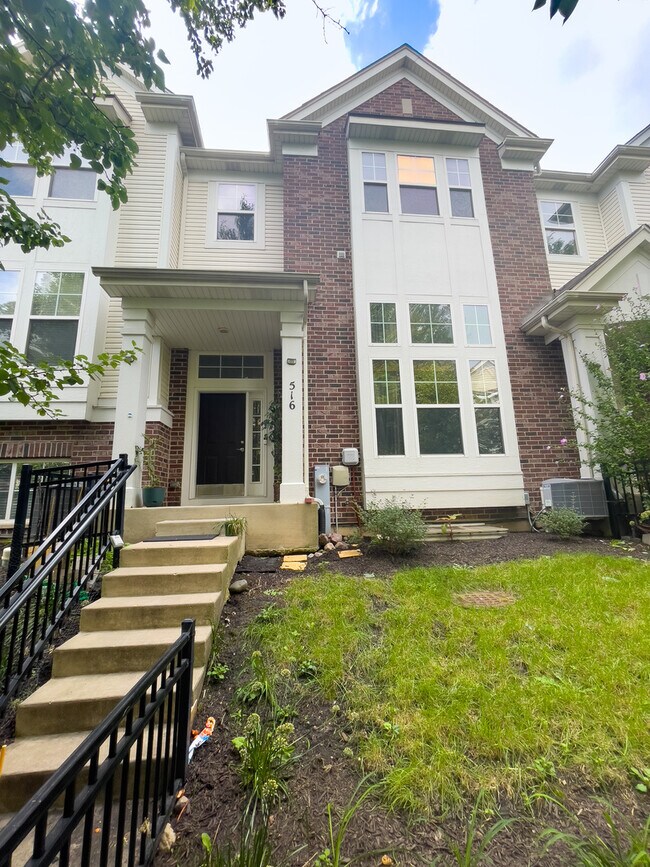 property at 516 Grosvenor Ln