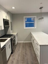 61 Neptune Blvd, Unit 3A in Long Beach, NY - Building Photo - Building Photo