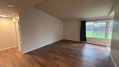 1917 Coral Oak Ct in Modesto, CA - Building Photo - Building Photo