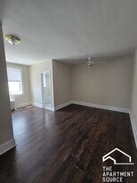 1333 W Birchwood Ave in Chicago, IL - Building Photo