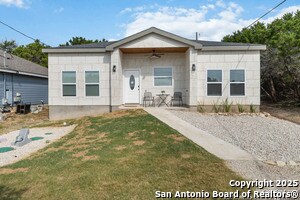 567 Hummingbird Hill in Canyon Lake, TX - Building Photo