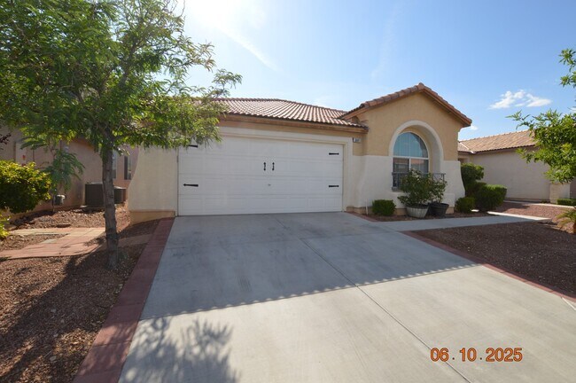 5541 Sterling Valley Ct in Las Vegas, NV - Building Photo - Building Photo