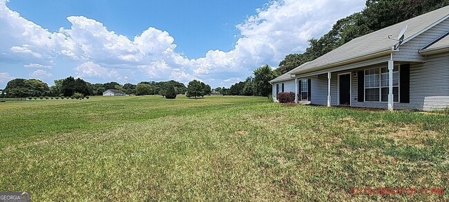 311 Snapping Shoals Rd in Mcdonough, GA - Foto de edificio - Building Photo