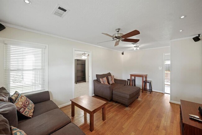 1718 Chippendale Rd in Houston, TX - Building Photo - Building Photo