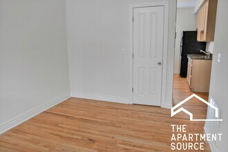 1210 W Waveland Ave, Unit 3 in Chicago, IL - Building Photo - Building Photo