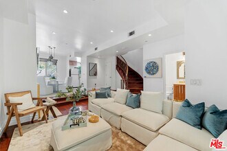 841 Westmount Dr in West Hollywood, CA - Building Photo - Building Photo