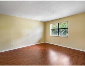 5273 Tennis Ln in Delray Beach, FL - Building Photo - Building Photo