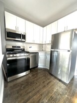 1256 W Montrose Ave, Unit 1251-2 Apartments