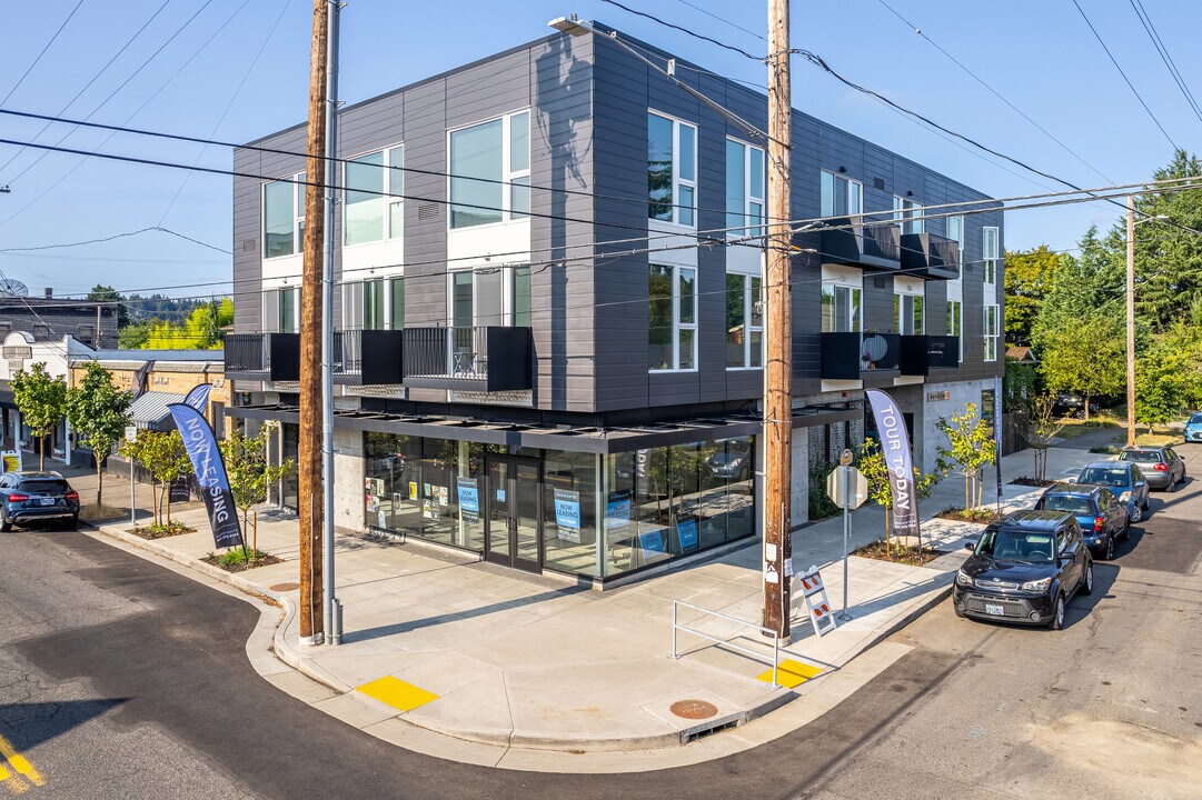 Nehalem 13 in Portland, OR - Building Photo