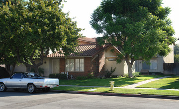 1240 S Sunburst Way in Anaheim, CA - Building Photo - Building Photo