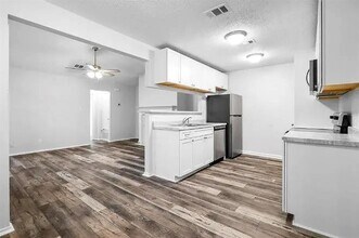 13306 Waverly Ct in Austin, TX - Building Photo - Building Photo