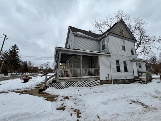 97 Fairgrove St in Pontiac, MI - Building Photo - Building Photo