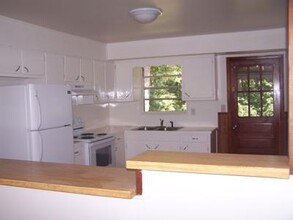6694 Maxwell Dr in Lithia Springs, GA - Foto de edificio - Building Photo