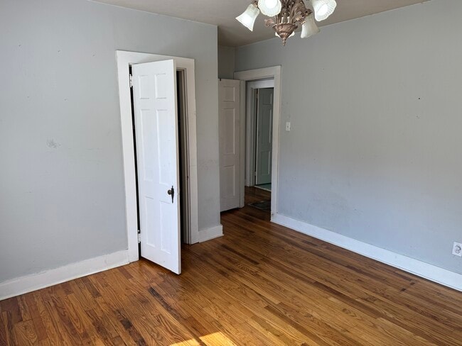 611 Greenlawn Ave